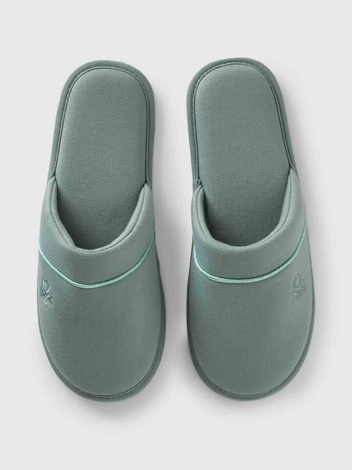 SLIPPERS image number 4